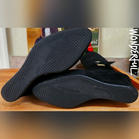 NWOT STUART WEITZMAN BLACK SUEDE KNEE HIGH WEDGE HEELED BOOTS SIZE 6.5 M - Picture 3 of 11